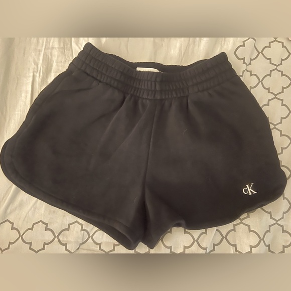 Women’s shorts - Picture 1 of 3